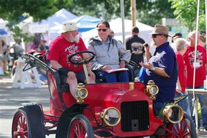 Jeff Campbell's 1906 Wayne at the finish.