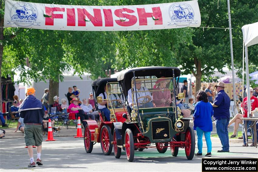 Dave Helgeson's 1908 Cadillac at the finish.