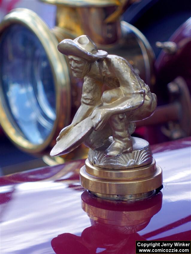 Hood ornament on Fred Enstrom's 1909 Buick Model F.