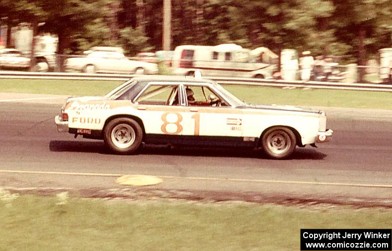 David Crabtree's Ford Granada in the Kelly American Challenge race.