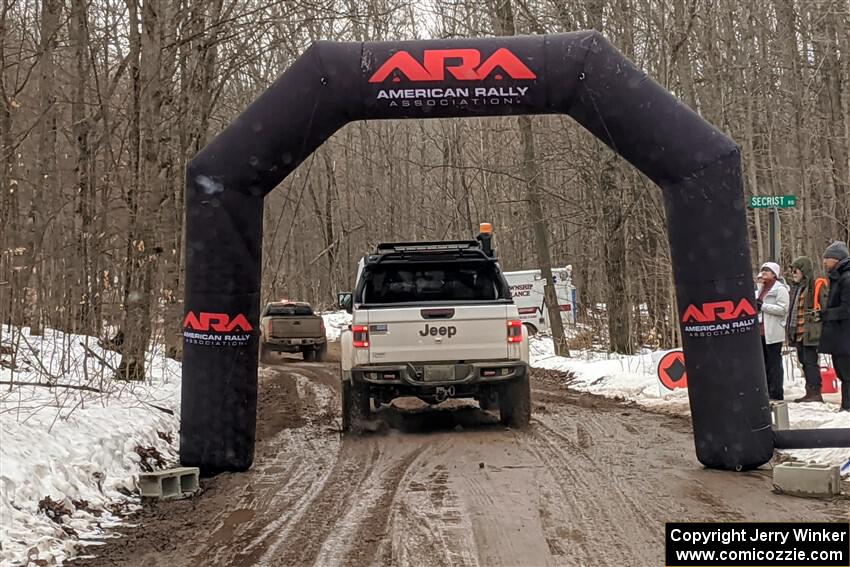 A Jeep Wrangler Rubicon prepares to sweep SS8, Old State-Huff I.