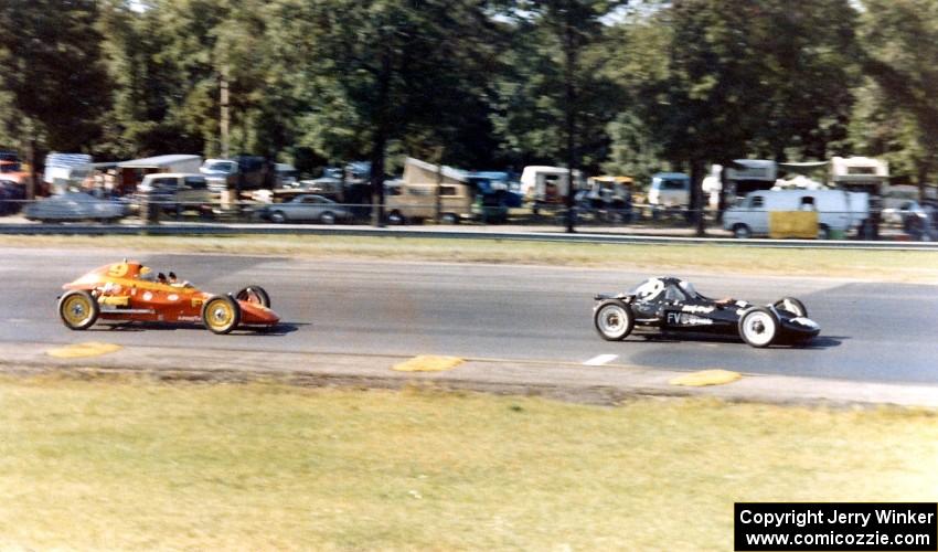 Jerry Knapp (Caldwell D-13) leads Darrell Peterson (Lynx B) out of corner ten during Formula Vee practice.
