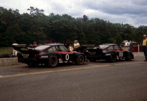 The Interscope Racing Porsche 935 Turbos of Ted Field (0) and Danny Ongais (00)