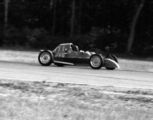 Dick Schneider was an instructor for Formula Vee in his Warlock