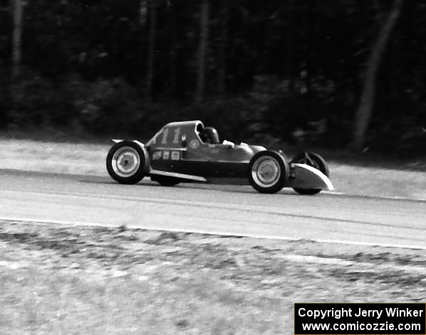 Dick Schneider was an instructor for Formula Vee in his Warlock