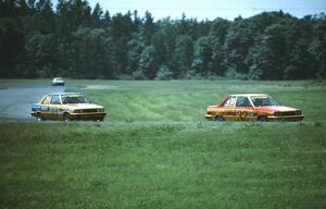 The Renault Alliances of Bobby Archer (32) and Tommy Archer (33)