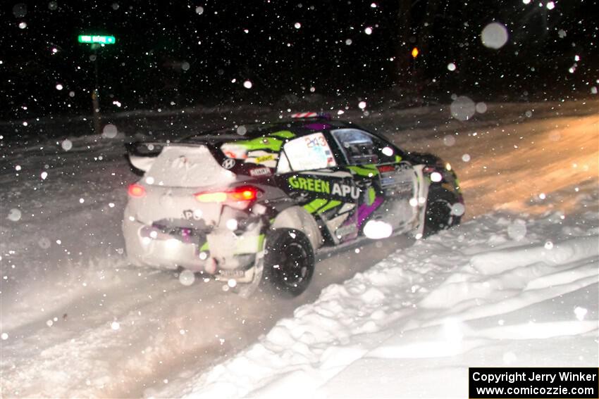 Patrick Gruszka / Aris Mantopoulos Hyundai i20 R5 on SS17, Shoreline-Sage Creek II.
