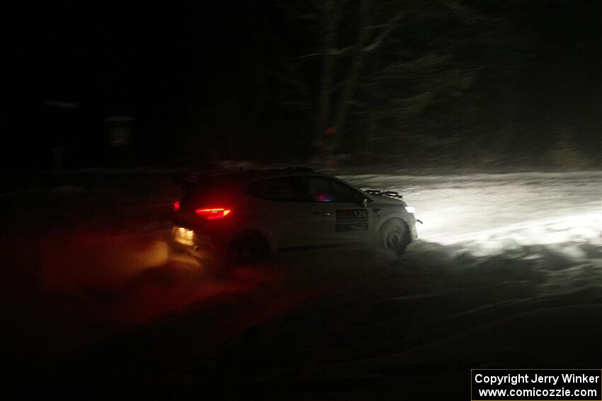Sean Donnelly / Zach Pfeil Renault Clio Rally3 on SS17, Shoreline-Sage Creek II.