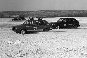 The VW Rabbits of (71) Randy Jokela / John Dozier and (11) Bob Kosky / Dave Dahlin battle early on.