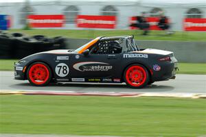 Brandon White's Mazda MX-5 Cup