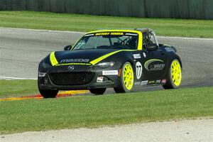 Luke Oxner's Mazda MX-5 Cup