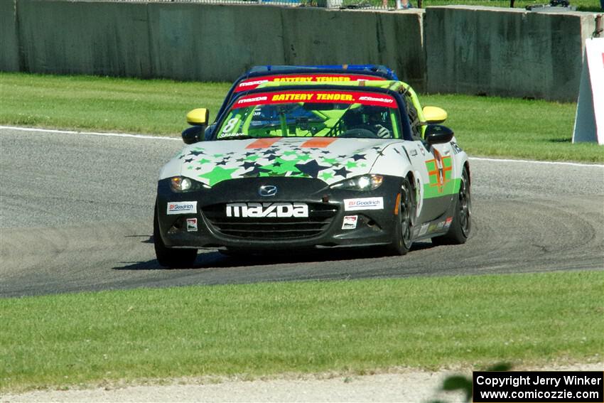 Nathanial Sparks' and Carter Weedon's Mazda MX-5 Cups