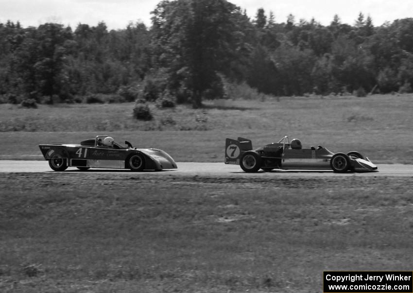 Steven Ave's Lola T-492 Sports 2000 chases Mark Modjean's GRD Formula Continental