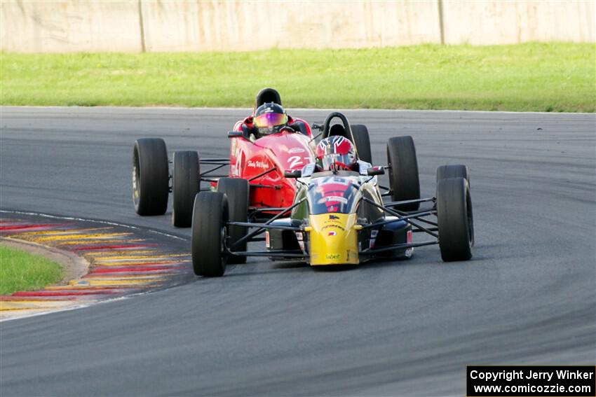 Jay Messenger's Van Diemen RF99 and Dave Petzko's Spectrum 014H