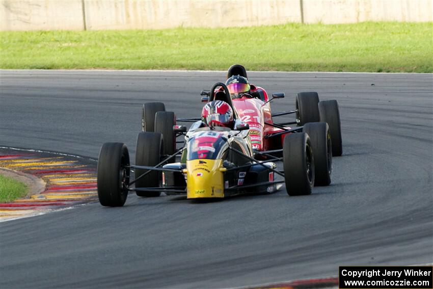 Jay Messenger's Van Diemen RF99 and Dave Petzko's Spectrum 014H