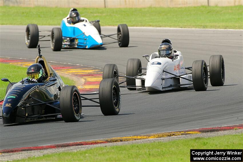 Ayrton Cahan's Van Diemen RF00, Robert Stowell's Spectrum 015 and Bob Reid's Spectrum 015