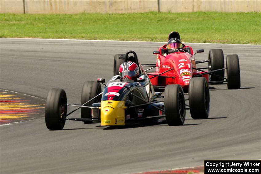Jay Messenger's Van Diemen RF99 and Dave Petzko's Spectrum 014H