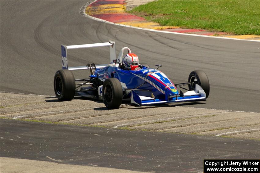 Dane McMahon's Van Diemen Élan DP08