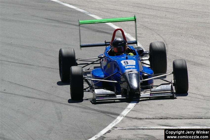 Cooper Travis' Van Diemen Élan DP08 goes wide at Canada Corner.
