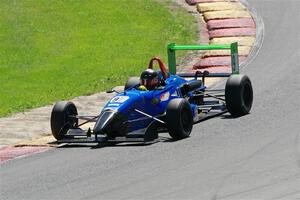 Cooper Travis' Van Diemen Élan DP08