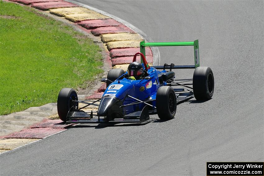 Cooper Travis' Van Diemen Élan DP08