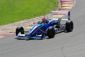 Dane McMahon's Van Diemen Élan DP08