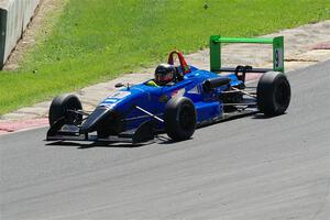 Cooper Travis' Van Diemen Élan DP08