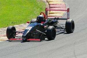 Vaughn Mishko's Van Diemen Élan DP08