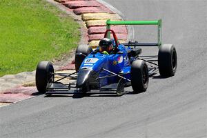 Cooper Travis' Van Diemen Élan DP08