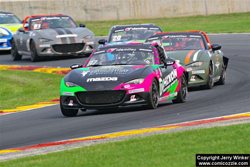 Selin Rollan's and Alex Bachoura's Mazda MX-5 Cups