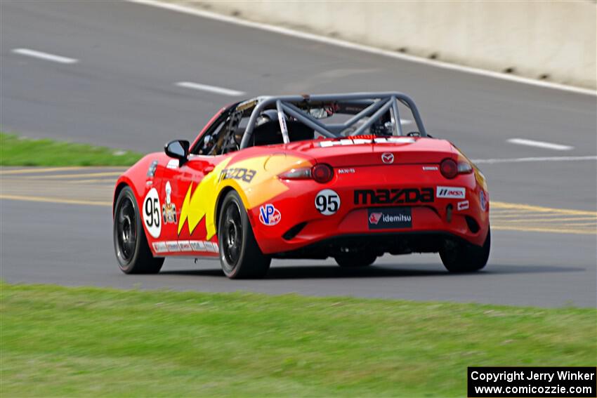 Farhan Siddiqi's Mazda MX-5 Cup