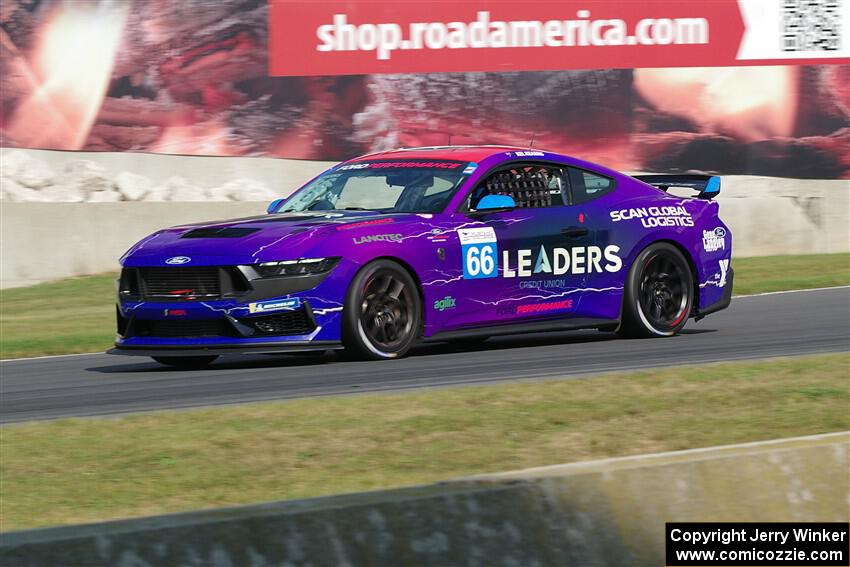 Kel Kearns' Ford Mustang Dark Horse R