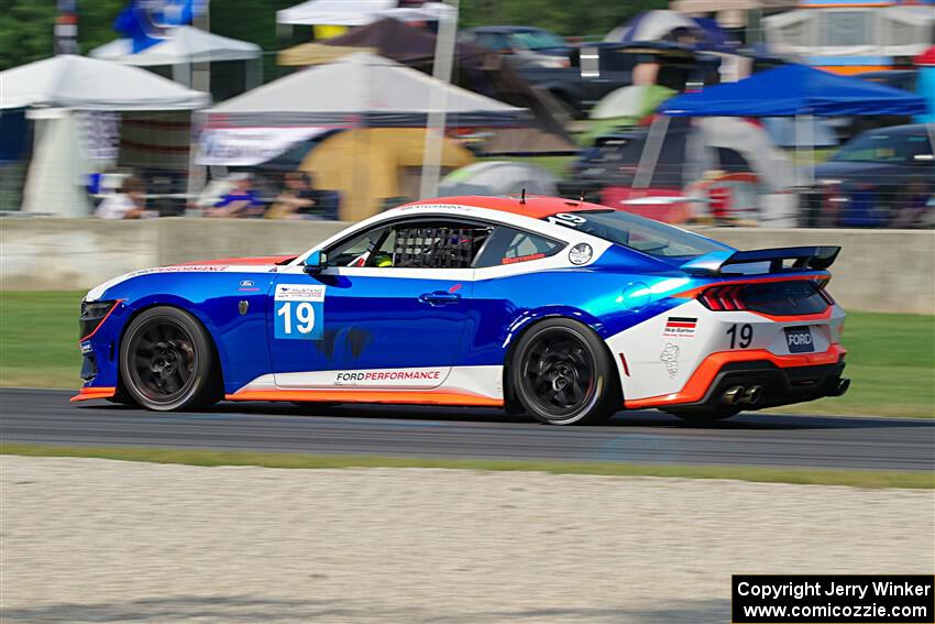 Mike Stillwagon's Ford Mustang Dark Horse R