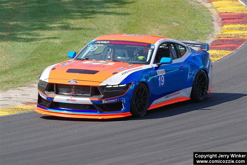 Mike Stillwagon's Ford Mustang Dark Horse R