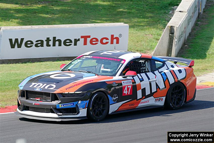 Wesley Slimp's Ford Mustang Dark Horse R