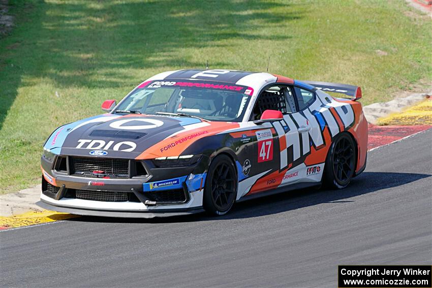 Wesley Slimp's Ford Mustang Dark Horse R