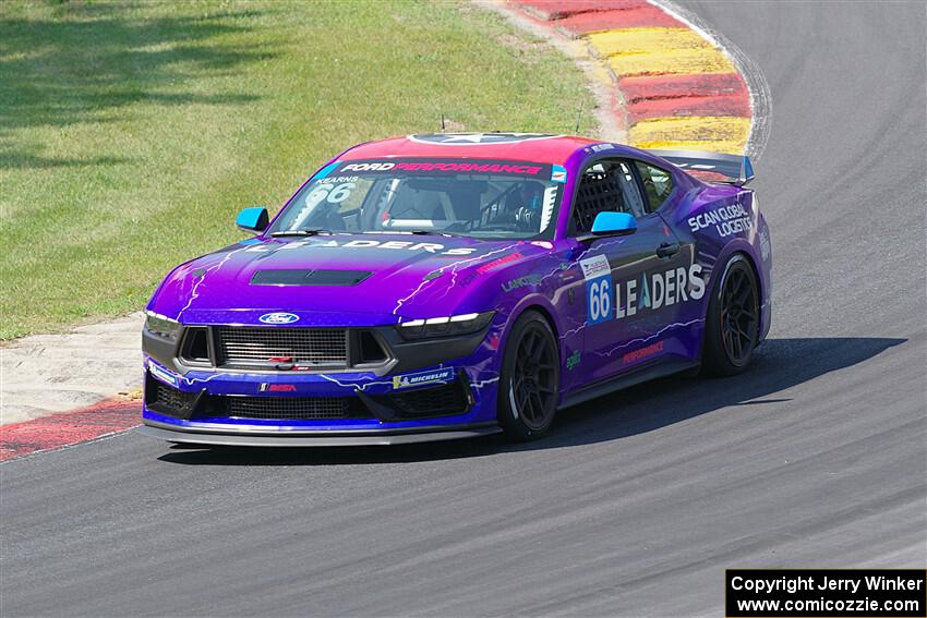 Kel Kearns' Ford Mustang Dark Horse R