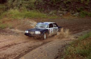 Bill Malik / Amity Trowbridge Volvo 240 on Del Sur 1