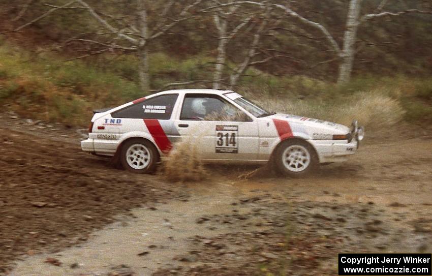 Jun Andrada / Ricky DelaCuesta Toyota Corolla on Del Sur 1