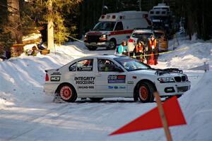 Steve Rowlands / Tessa Jordan BMW 330i spins on SS15, Agren-Hunters II.