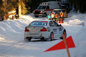 Steve Rowlands / Tessa Jordan BMW 330i spins on SS15, Agren-Hunters II.