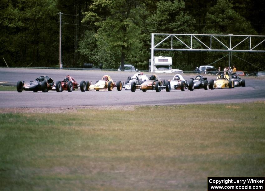 Formula Vees and 440's lined up for the start of the race.