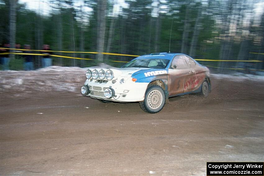 Mark Higgins / Michael Gibson Hyundai Tiburon on SS16, Thunder River.