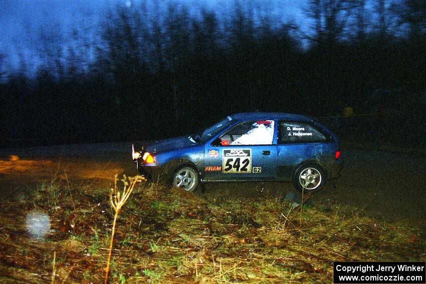 Dan Moore / John Hopponen Suzuki Swift GTi at the spectator corner on SS4, Blue Trail.