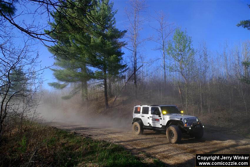 A Jeep Wrangler Rubicon sweeps SS6, Kabekona III.