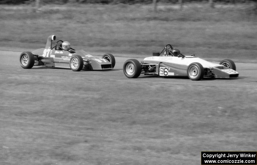 Steve Ice's Lola T-640 and Jerry Yochum's Royale RP29 Formula Fords