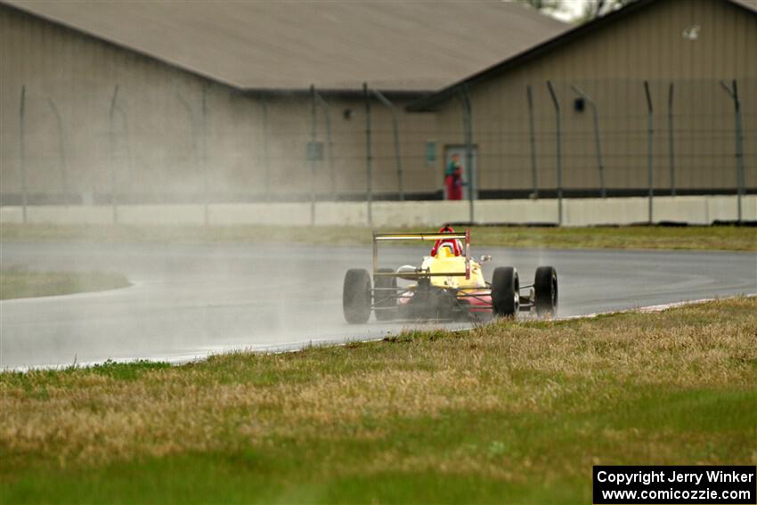 John Janssen's Formula Continental Van Diemen RF02/Mazda
