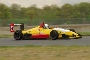 John Janssen's Formula Continental Van Diemen RF02/Mazda