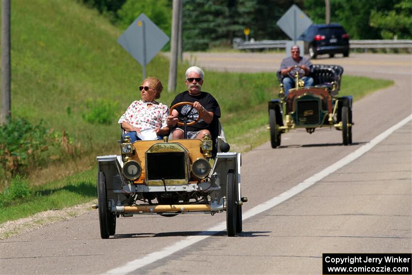 James Vasel's 1911 Brush Model E and Pat McDivitt's 1906 Ford Model F