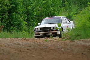 Elena Huizar / Julienne Ciacico BMW 325i on SS1, Camp 3 North.